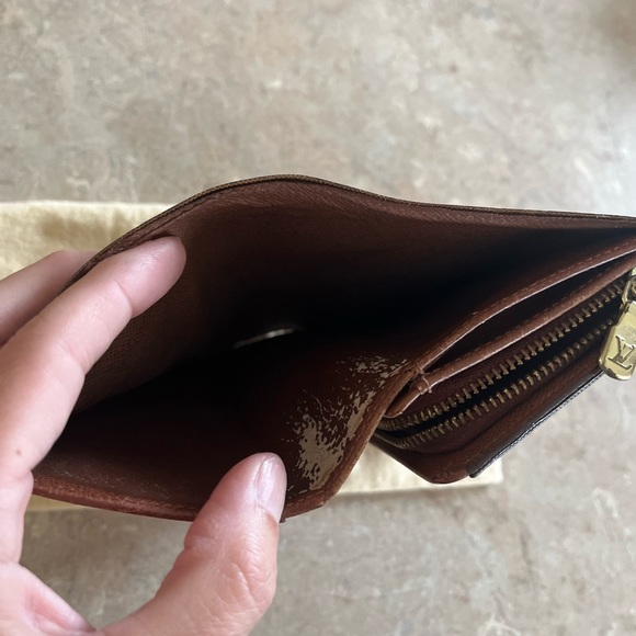 Louis Vuitton Wallet - Picture 6 of 10